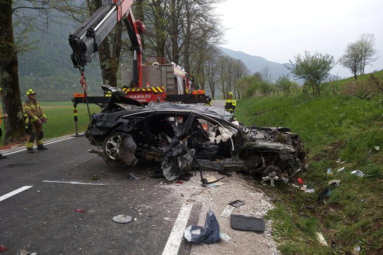 V prometni nesreči Audija umrli trije domačini – Primorci