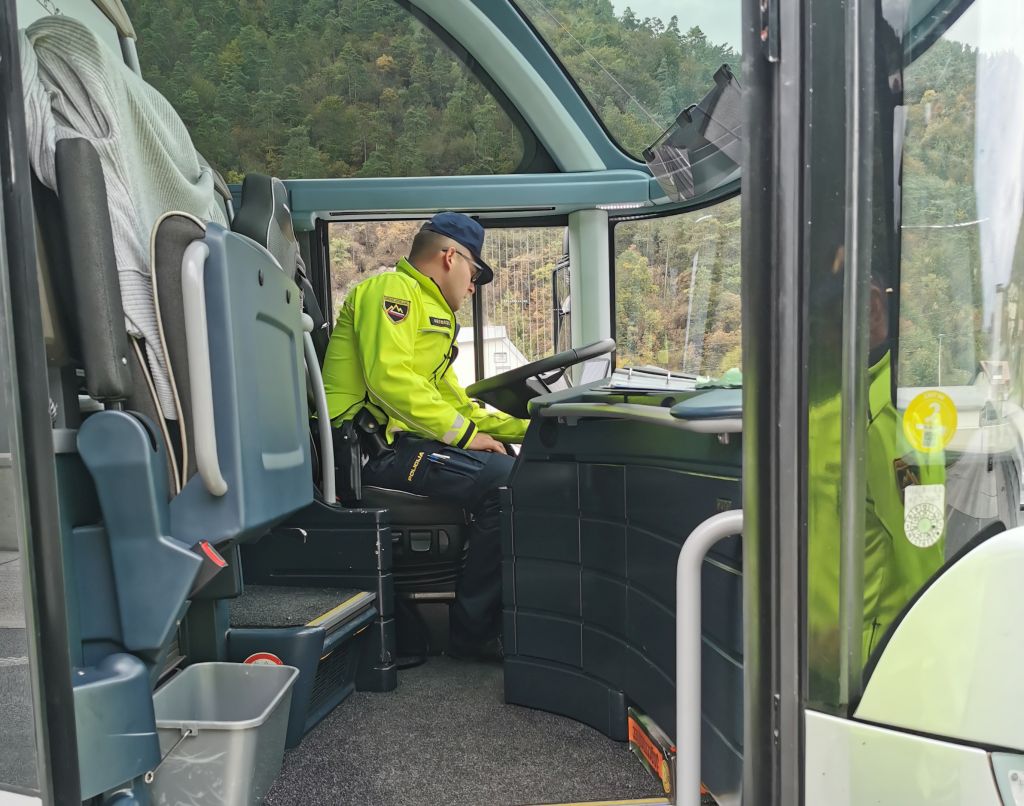 policija nadzor avtobusov