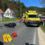 Motorista po hudi nesreči s helikopterjem prepeljali v bolnišnico